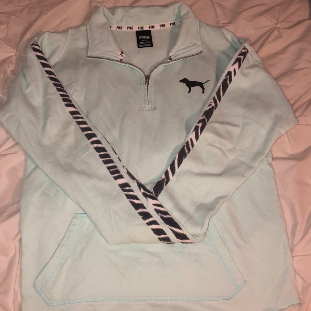 Vs pink pull over